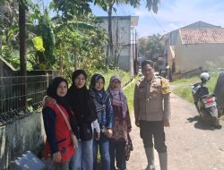 Temui Ketua RW 01 Baleendah, Bhabinkamtibmas Polsek Baleendah Sosialisasikan Layanan 110 Polri