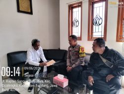 Bhabinkamtibmas Polsek Cicalengka Pererat Silaturahmi dengan Warga Desa Tenjolaya Melalui Sambang dan Binlu