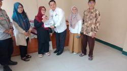 Bhabinkamtibmas Polsek Rancaekek Kawal Penyaluran BLT Dana Desa, Wujudkan Bantuan Tepat Sasaran