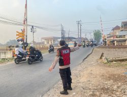Polsek Rancaekek Hadir Sejak Pagi, Pastikan Kelancaran Arus Lalu Lintas dan Keselamatan Pengguna Jalan