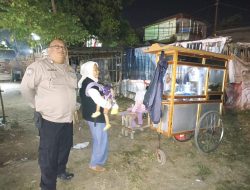 POLSEK PAMEUNGPEUK GELAR BLUE LIGHT PATROL ANTISIPASI GANGGUAN KAMTIBMAS DAN KRIMINALITAS MALAM HARI