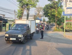 Pastikan Keselamatan Pengendara, Piket Fungsi Samapta Polsek Cangkuang Gelar Gatur Lalin Pagi