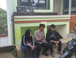 Saat Datang ke Pemukiman : Bhabinkamtibmas Polsek Cimenyan Terus Berikan Himbuan Kamtibmas Dengan Humanis