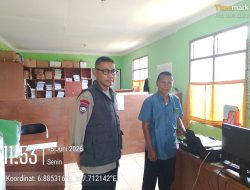 Bhabinkamtibmas Desa Cipanjalu Sambangi Balai Desa Cipanjalu, Perkuat Sinergi dan Pastikan Pelayanan Masyarakat Berjalan Kondusif