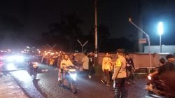 Bhabinkamtibmas Polsek Baleendah Kawal Pawai Obor Perayaan Tahun Baru Islam 1448 H
