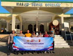 Personel Polsek Soreang Laksanakan Kegiatan Bakti Religi di Masjid Besar Soreang dalam Rangka Hari Bhayangkara ke-80