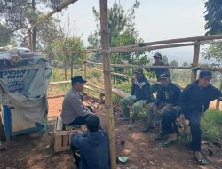 Bhabinkamtibmas Desa Cilame Sambangi Warga untuk Meningkatkan Kemitraan dan Menjaga Kondusifitas Lingkungan