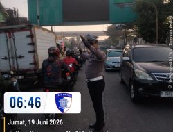 Urai Kepadatan Pagi Hari, Unit Lantas Polsek Bojongsoang Siagakan Personil di Titik Rawan Kemacetan Cipagalo