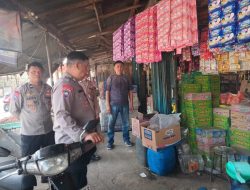 Waktu Berpatroli Ke Area Minimarket : Anggota Polsek Paseh Berikan Pesan Kamtibmas