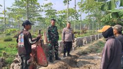 Jaga kondusifitas Kamtibmas : Bhabinkamtibmas Cigentur Polsek Paseh Rutin Sambangi Warga
