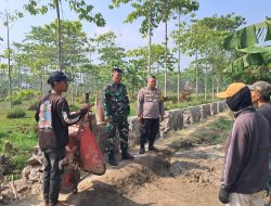 Jaga kondusifitas Kamtibmas : Bhabinkamtibmas Cigentur Polsek Paseh Rutin Sambangi Warga