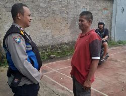 Aiptu Didin Solihudin Personil Unit Binmas Polsek Cimenyan Polresta Bandung Sambangi Masyarakat Padasuka