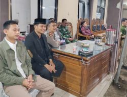 Polsek Pasirian Amankan Pagelaran Wayang Selamatan Desa dan Sambut 1 Muharam di Selok Awar-Awar