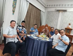 Wakili Bupati Indramayu Lucky Hakim, Kadiskominfo Indramayu Kunjungi Stand UMKM Indramayu di Event Porsenitas XIII Kunci Bersama