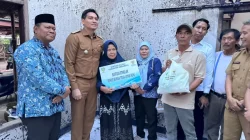 Tinjau Rutilahu, Bupati Lucky Hakim Salurkan Bantuan Rehab dan Sanitasi di 4 Kecamatan