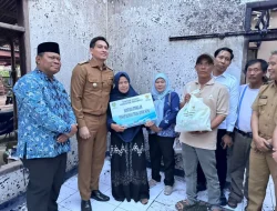 Tinjau Rutilahu, Bupati Lucky Hakim Salurkan Bantuan Rehab dan Sanitasi di 4 Kecamatan