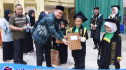 462 Santri OKU Rayakan Wisuda, Wabup OKU Soroti Peran Penting Ustadz-Ustadzah