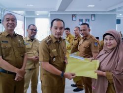 Serahkan SK PIP, Wali Kota Tebing Tinggi Minta Kepsek Kerja Adaptif dan Berintegritas