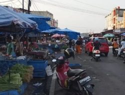 Kondisi Jalan Belimbing Pasar Panorama Diduga Semakin Semrawut,Lahan Parkir Dipenuhi Pedagang,Satpol PP Diminta Segera Menertibkan, 