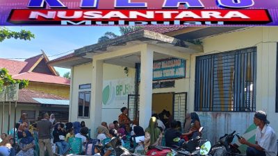 Desa Teluk Aur Salurkan Bantuan Pangan 30 Kg Beras Per KPM, Camat Rambah Samo dan Kades Muslim Hadiri Langsung