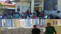 Desa Teluk Aur Salurkan Bantuan Pangan 30 Kg Beras Per KPM, Camat Rambah Samo dan Kades Muslim Hadiri Langsung