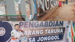 Karang Taruna Desa Jonggol menggelar aksi penataan dan pembersihan menyeluruh Alun-Alun kecamatan Jonggol.inilah bentuk kepemudaan yang bersinergi bersama sama “,karang taruna desa Jonggol Jaya Jaya,”
