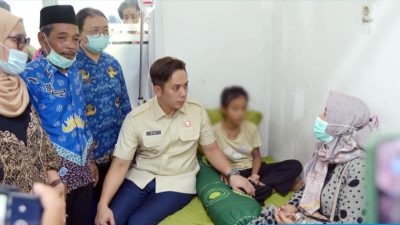 Jenguk Siswi MI Ma’arif yang Dirawat, Bupati Egi Tekankan Pengawasan Pelaksanaan MBG Diperkuat