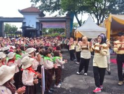 Anak Belajar dari Lingkungannya, Bupati Lumajang Indah Amperawati Berpesan Dorong Pola Asuh Harus Penuh Dukungan