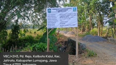 Papan Nama Sudah Terpampang dan Pembangunan Proyek BKK Rabat Beton JUT Desa Rojopolo Sudah Mulai Dikerjakan