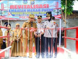 Permudah Akses Warga Kelurahan Mandailing, Wali Kota dan Kapolres Tebing Tinggi Resmikan Jembatan Merah Putih