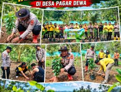 Dukung Program Quick Wins 100 Hari Kapolri, Polsek Gunung Megang Tanam 3.490 Bibit Pohon di Desa Pagar Dewa