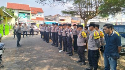 Antisipasi Musim Penghujan, Polres Kuningan Gelar Bakti Sosial Bersih-Bersih Pasar Baru dan Sungai Citamba