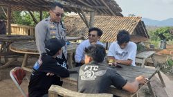 Kapolsek Nagreg Kumpul Bersama Masyarakat Desa Bojong, Perkuat Silaturahmi dan Kerjasama Harkamtibmas