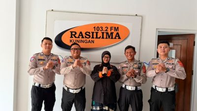 *Polres Kuningan Gencarkan Edukasi Tertib Berlalu Lintas Melalui Talkshow Radio dalam Operasi Patuh Lodaya 2026*