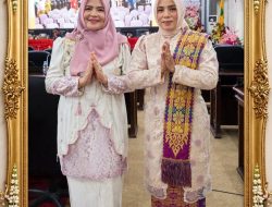 Tampil Anggun Berselendang Songket Kasmawati.S.Pd.M.IP. Mantan DPRD Rohul Hadiri Paripurna HUT ke-27 Rohul