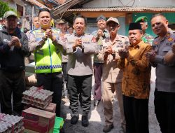 Saat Warga Kehilangan Rumah, Kapolresta Bandung Kombes Tri Suhartanto Merawat Asa Cikitu