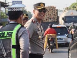 Kapolres Lumajang Pimpin Langsung Poros Pagi di Pasar Gedang Ranuyoso, Demi Menjaga Kelancaran Lalu Lintas di Titik Rawan