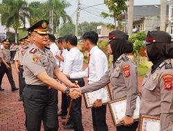 Polresta Bandung Gelar Upacara Hari Sumpah Pemuda ke-98, Berikan Penghargaan kepada Personel Berprestasi
