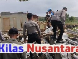 Kapolres Kuningan Turun Langsung Bantu Korban Puting Beliung di Mekarsari